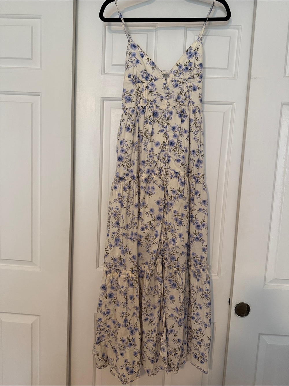 NWOT Dress Forum Cream Floral Maxi Dress with Blue Flowers